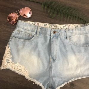 Forever 21 High Waisted Lace Appliqué Shorts